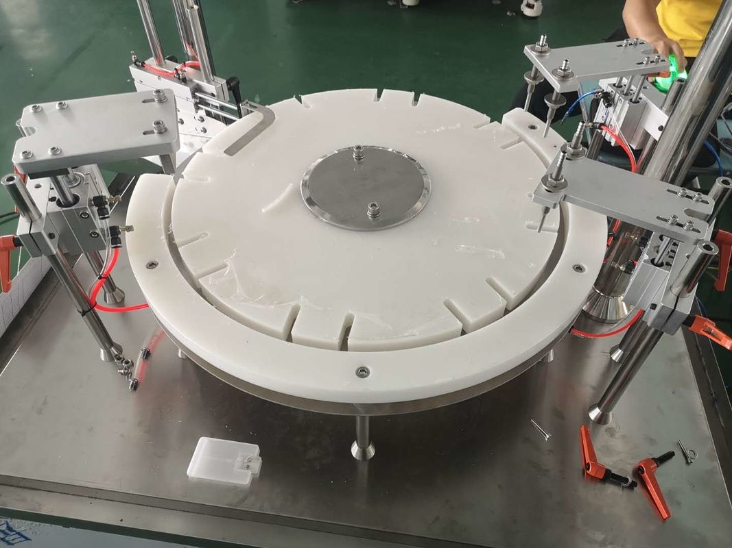 পকেট কার্ড পারফিউম বোতল Monoblock ভরাট ক্যাপিং মেশিন 1500BPH স্বয়ংক্রিয় টাইপ