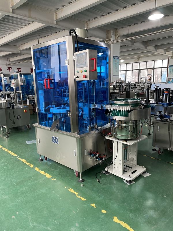 220V 50Hz 2kW স্বয়ংক্রিয় পেন স্প্রেয়ার ফিলিং এবং ক্যাপিং মেশিন 1500-2000BPH এবং 5-50ml ফিলিং ভলিউম সহ